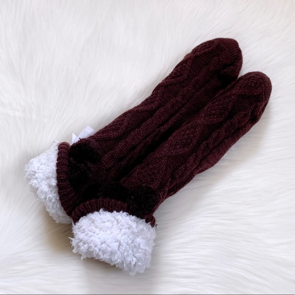 UGG Pom Pom Fleece Lined Cozy Socks - Picture 4 of 4
